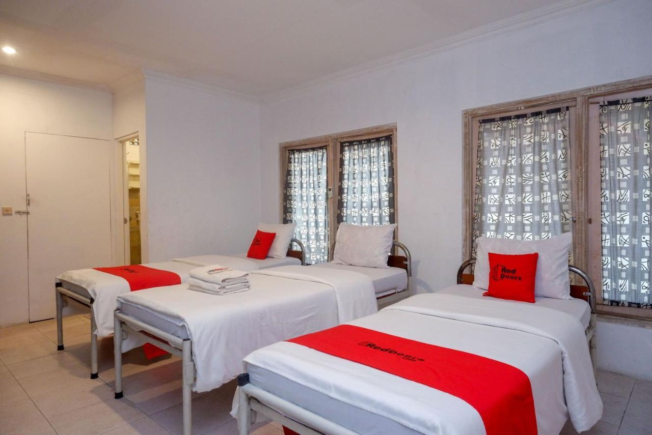 Reddoorz Syariah Near Plengkung Gading 2 Ξενοδοχείο Γιογκιακάρτα Εξωτερικό φωτογραφία