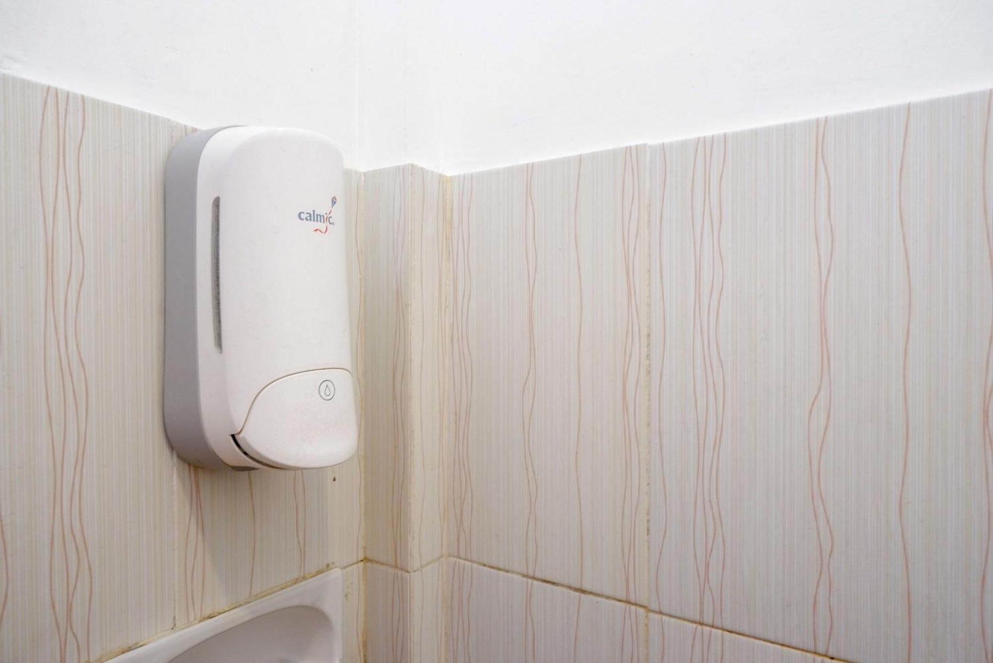 Reddoorz Syariah Near Plengkung Gading 2 Ξενοδοχείο Γιογκιακάρτα Δωμάτιο φωτογραφία